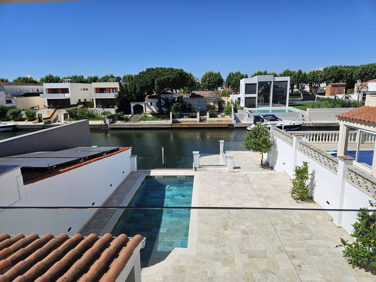 4 Zimmer Villa zu verkaufen in Empuriabrava - 1.050.000 € (Ref: 9598255)