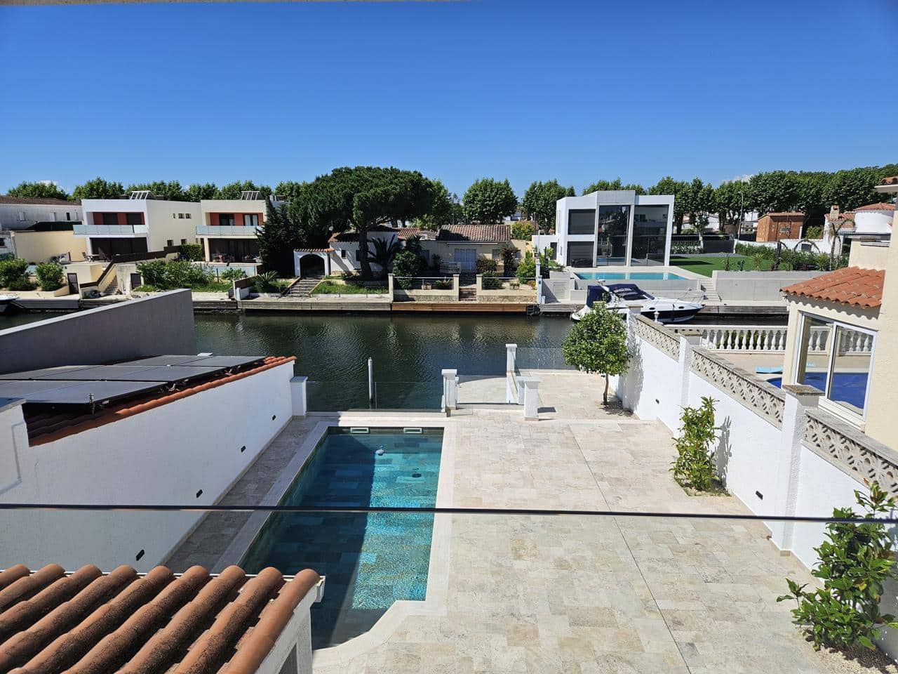 4 Zimmer Villa zu verkaufen in Empuriabrava - 1.050.000 € (Ref: 9598255)