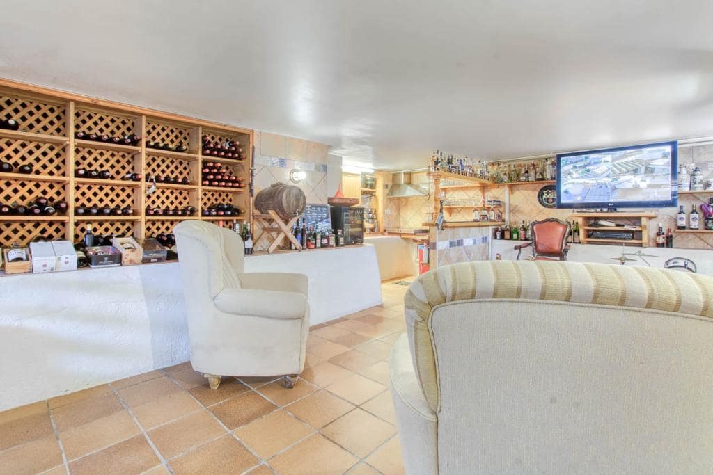 5 Zimmer Villa zu verkaufen in Empuriabrava mit Pool Garage - 780.000 € (Ref: 9598257)