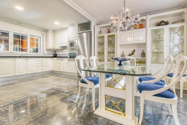 5 Zimmer Villa zu verkaufen in Empuriabrava, Castelló d'Empúries mit Pool Garage - 780.000 € (Ref: 9598257)