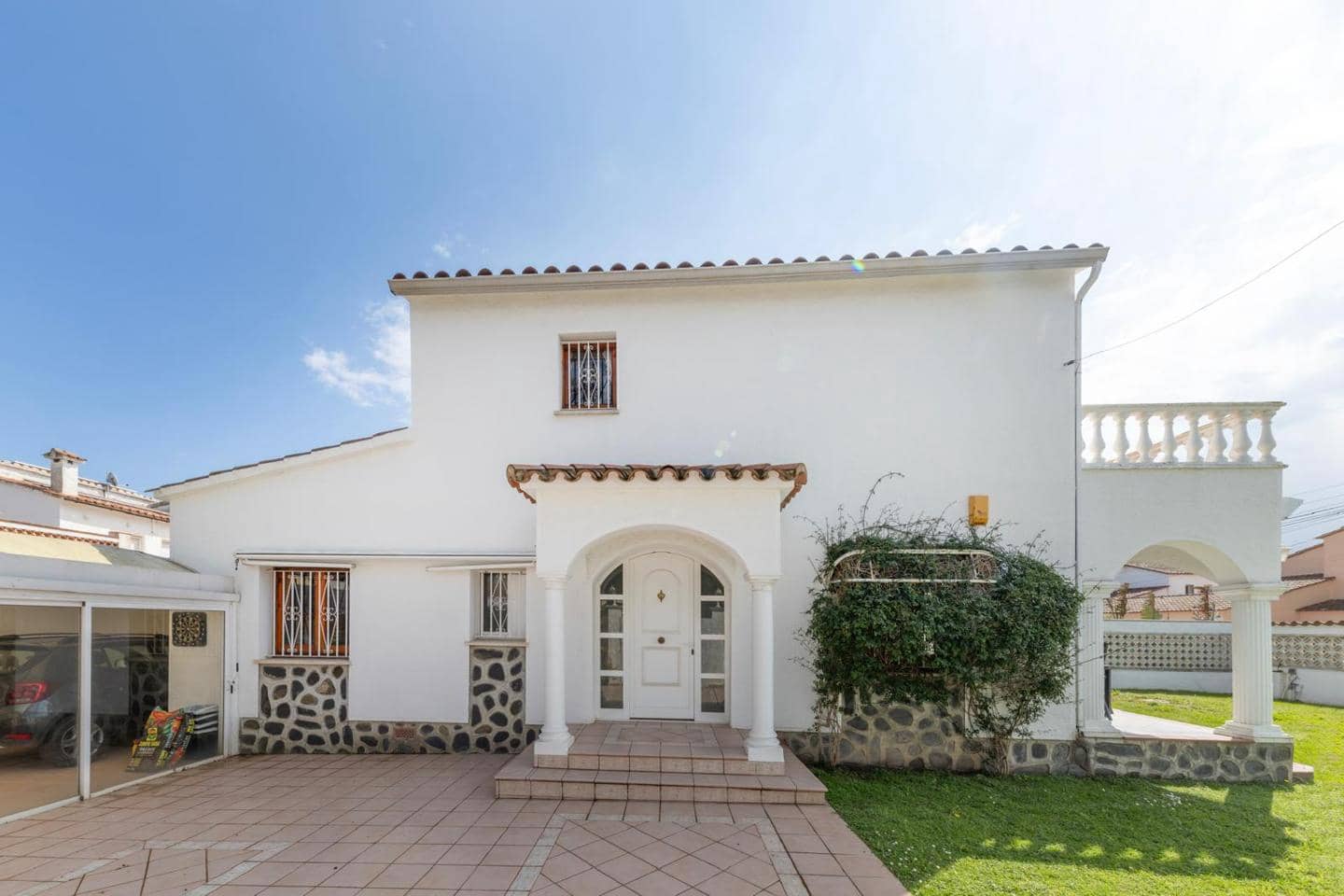 5 Zimmer Villa zu verkaufen in Empuriabrava - 570.000 € (Ref: 9598258)