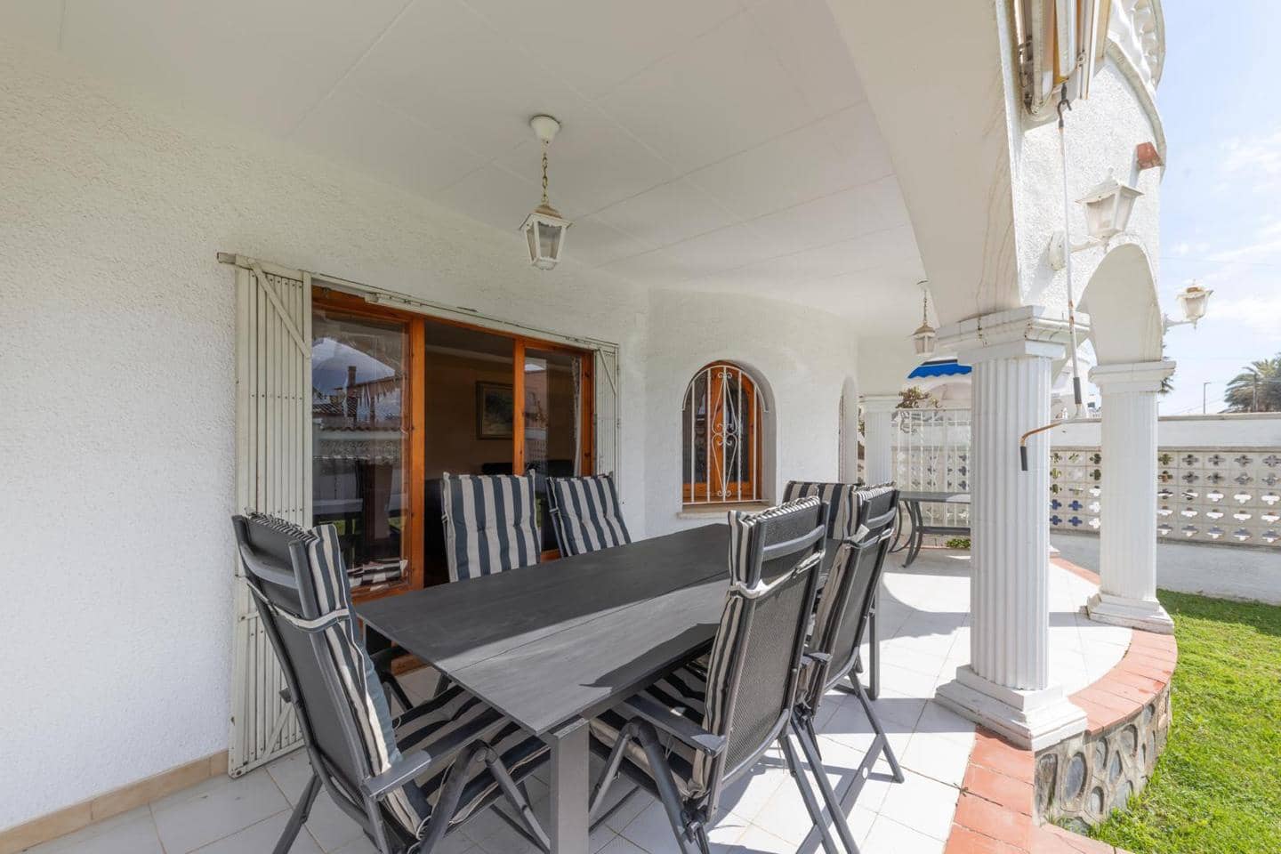 5 Zimmer Villa zu verkaufen in Empuriabrava - 570.000 € (Ref: 9598258)