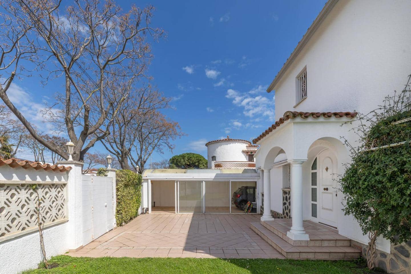 5 Zimmer Villa zu verkaufen in Empuriabrava - 570.000 € (Ref: 9598258)