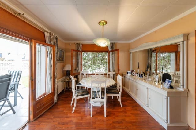 5 Zimmer Villa zu verkaufen in Empuriabrava, Castelló d'Empúries - 570.000 € (Ref: 9598258)