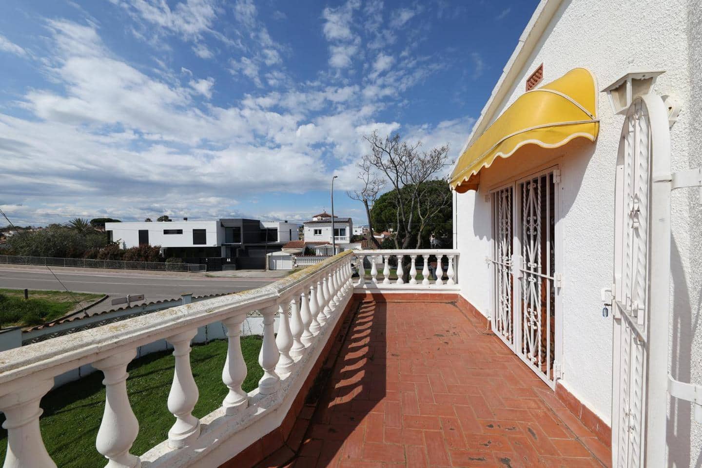 5 Zimmer Villa zu verkaufen in Empuriabrava - 570.000 € (Ref: 9598258)