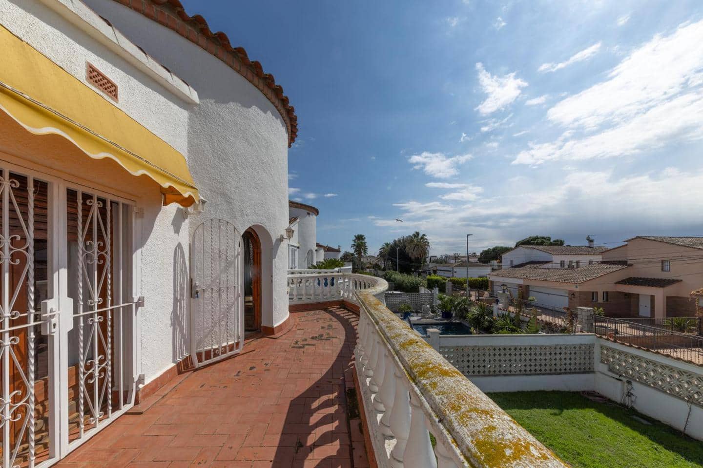 5 Zimmer Villa zu verkaufen in Empuriabrava - 570.000 € (Ref: 9598258)