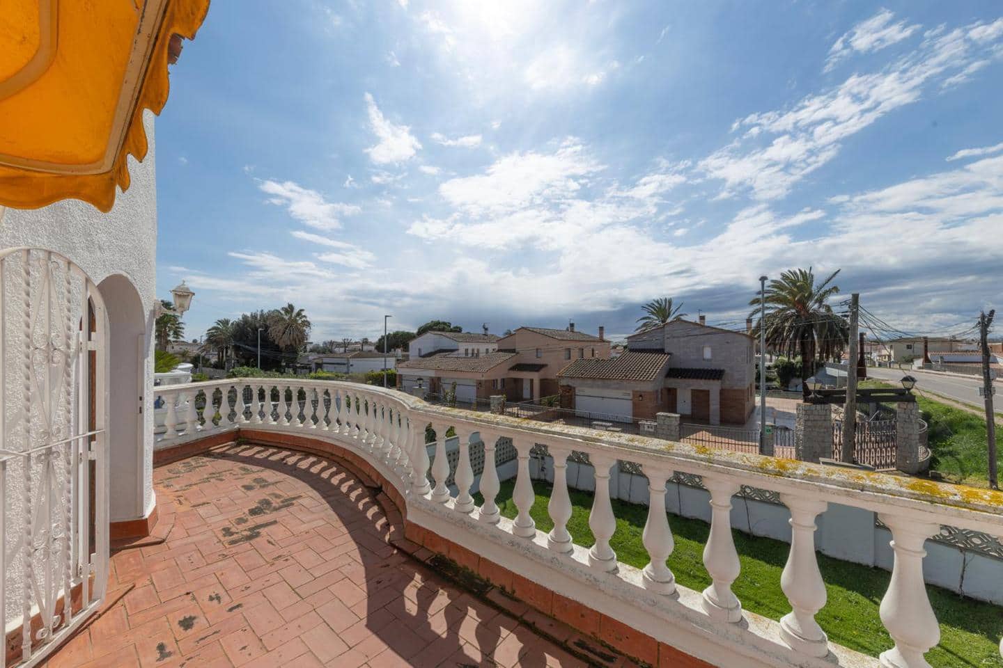 5 Zimmer Villa zu verkaufen in Empuriabrava - 570.000 € (Ref: 9598258)