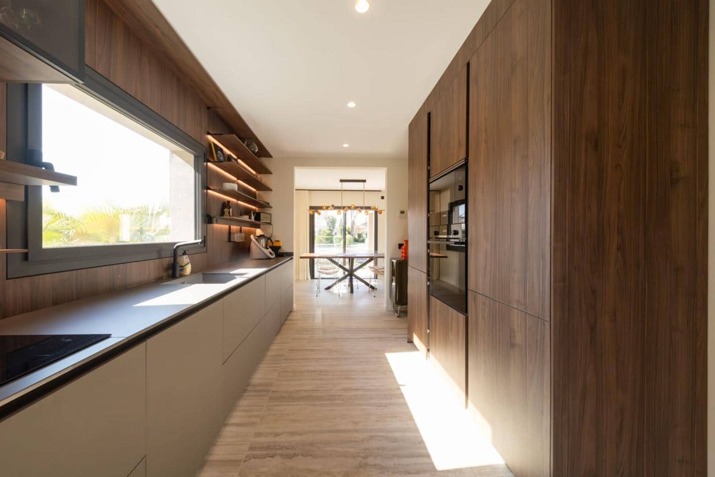 3 bedroom Villa for sale in Empuriabrava with pool garage - € 1,450,000 (Ref: 9705894)