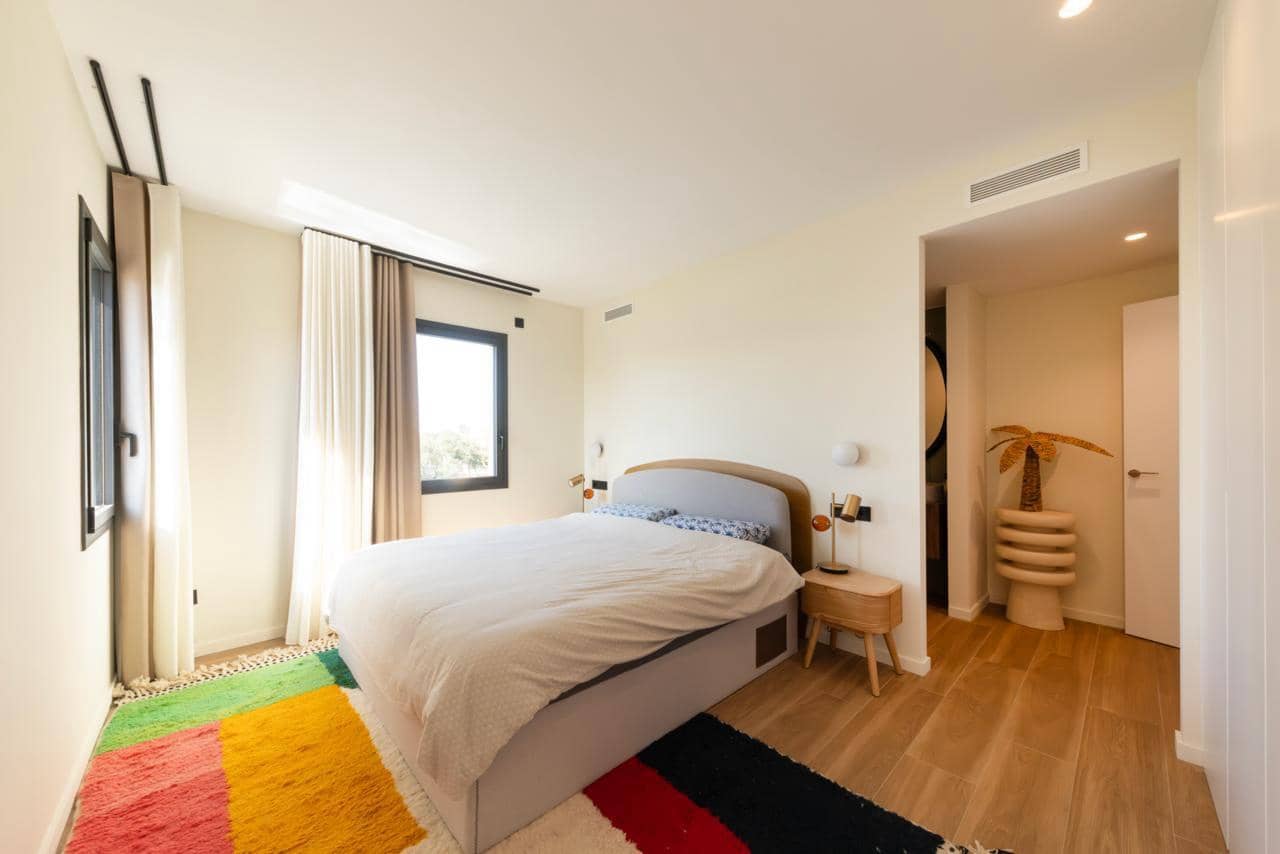 3 bedroom Villa for sale in Empuriabrava with pool garage - € 1,450,000 (Ref: 9705894)