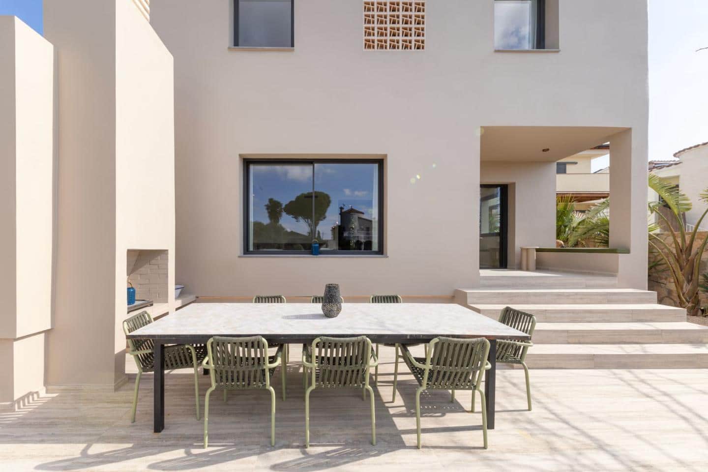 3 bedroom Villa for sale in Empuriabrava with pool garage - € 1,450,000 (Ref: 9705894)