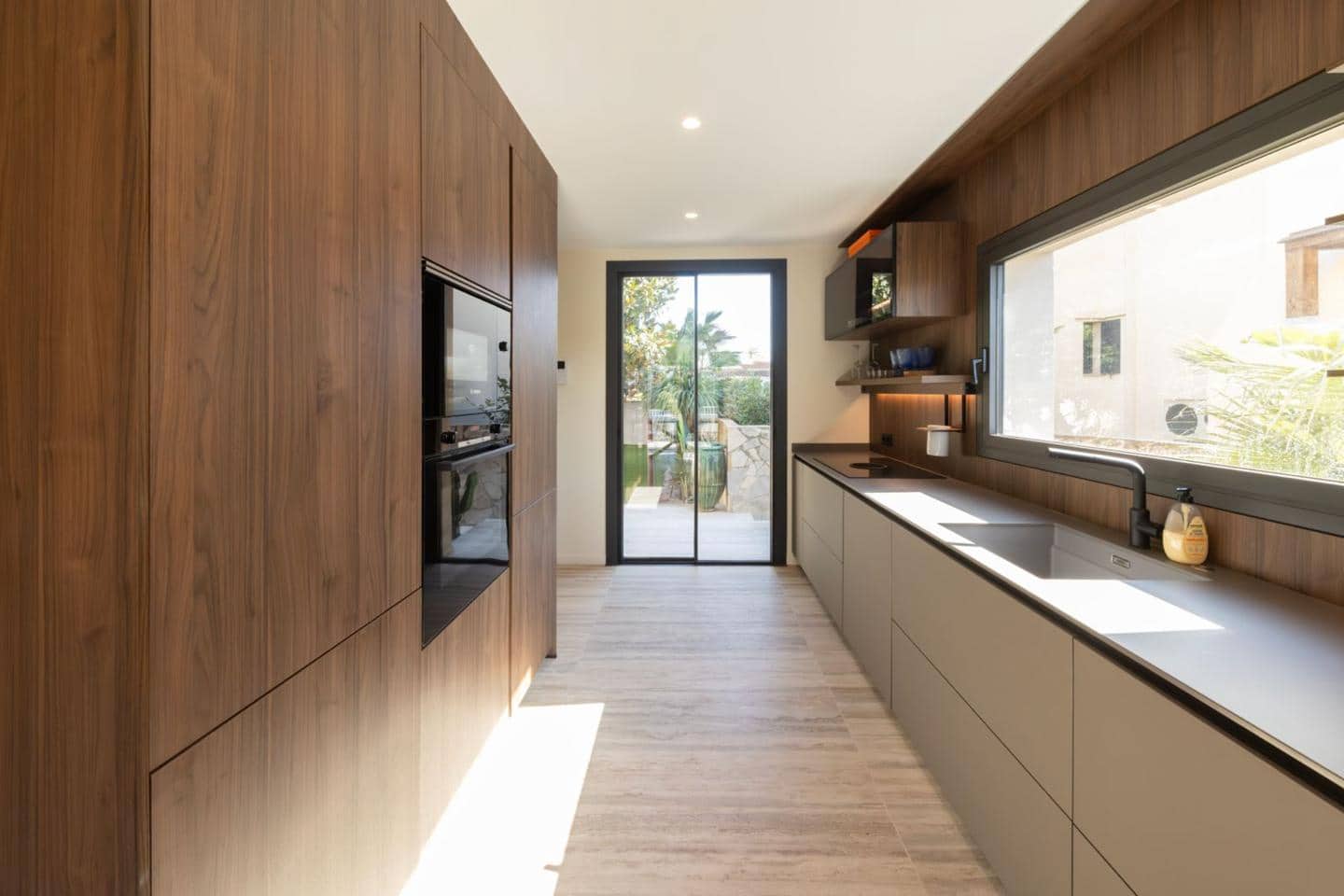 3 bedroom Villa for sale in Empuriabrava with pool garage - € 1,450,000 (Ref: 9705894)