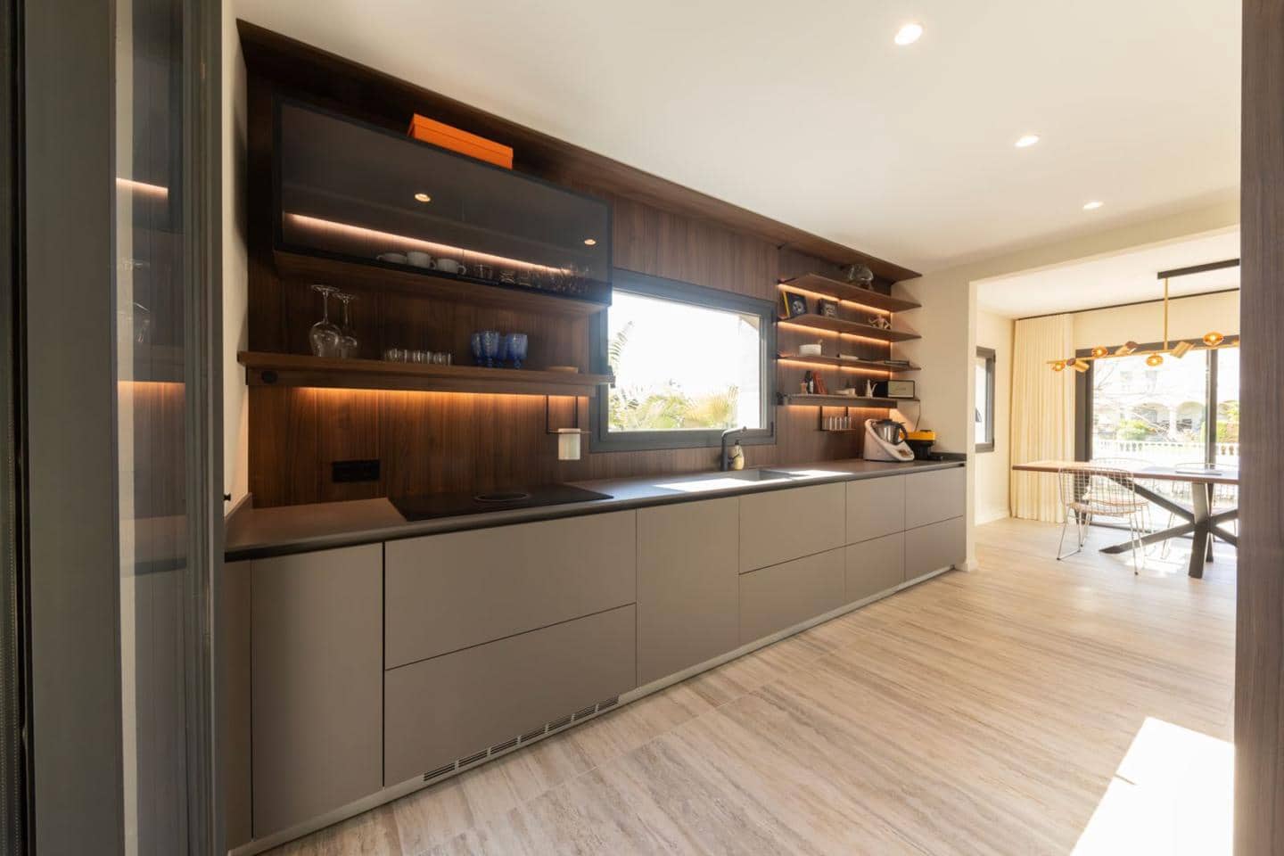 3 bedroom Villa for sale in Empuriabrava with pool garage - € 1,450,000 (Ref: 9705894)