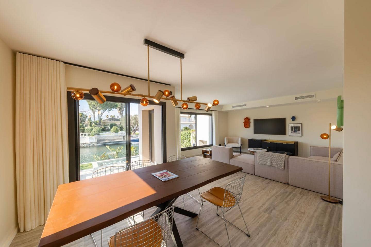 3 bedroom Villa for sale in Empuriabrava with pool garage - € 1,450,000 (Ref: 9705894)