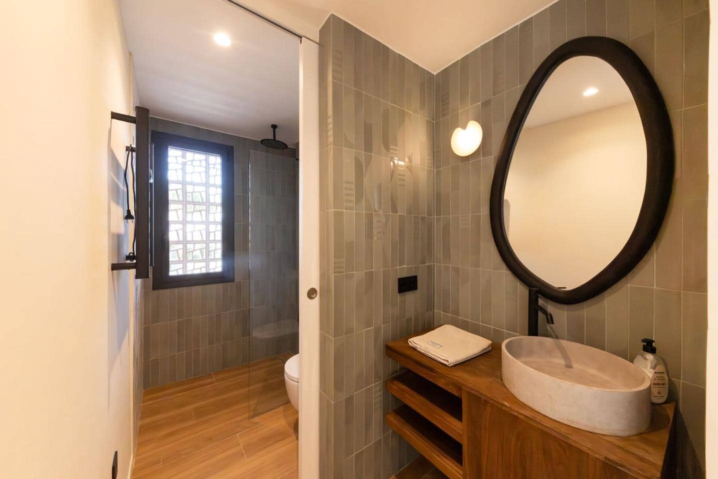 3 bedroom Villa for sale in Empuriabrava with pool garage - € 1,450,000 (Ref: 9705894)