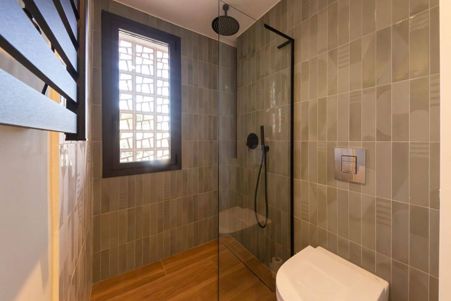 3 bedroom Villa for sale in Empuriabrava with pool garage - € 1,450,000 (Ref: 9705894)