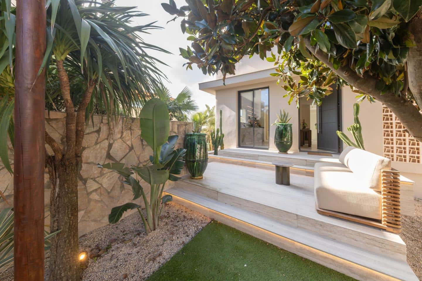 3 bedroom Villa for sale in Empuriabrava with pool garage - € 1,450,000 (Ref: 9705894)