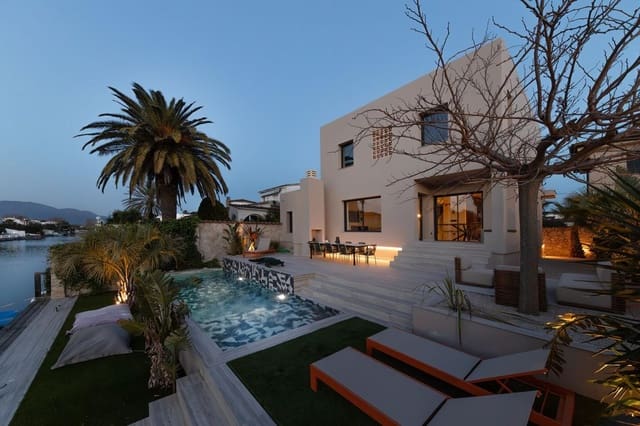 3 camera da letto Villa in vendita in Empuriabrava, Castelló d'Empúries con piscina garage - 1.450.000 € (Rif: 9705894)