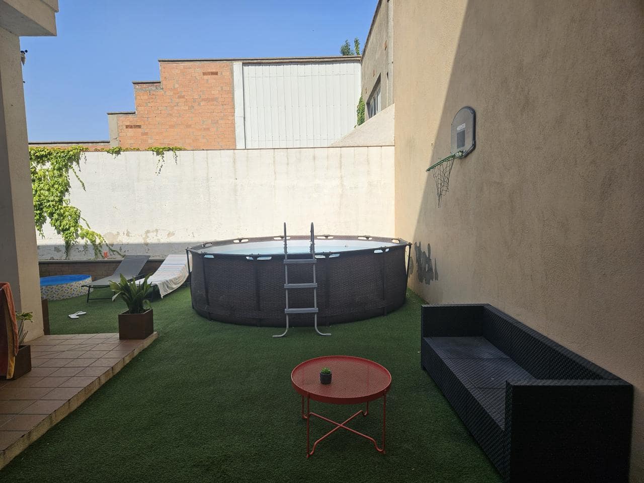 3 bedroom Flat for sale in Figueres - € 220,000 (Ref: 9705924)