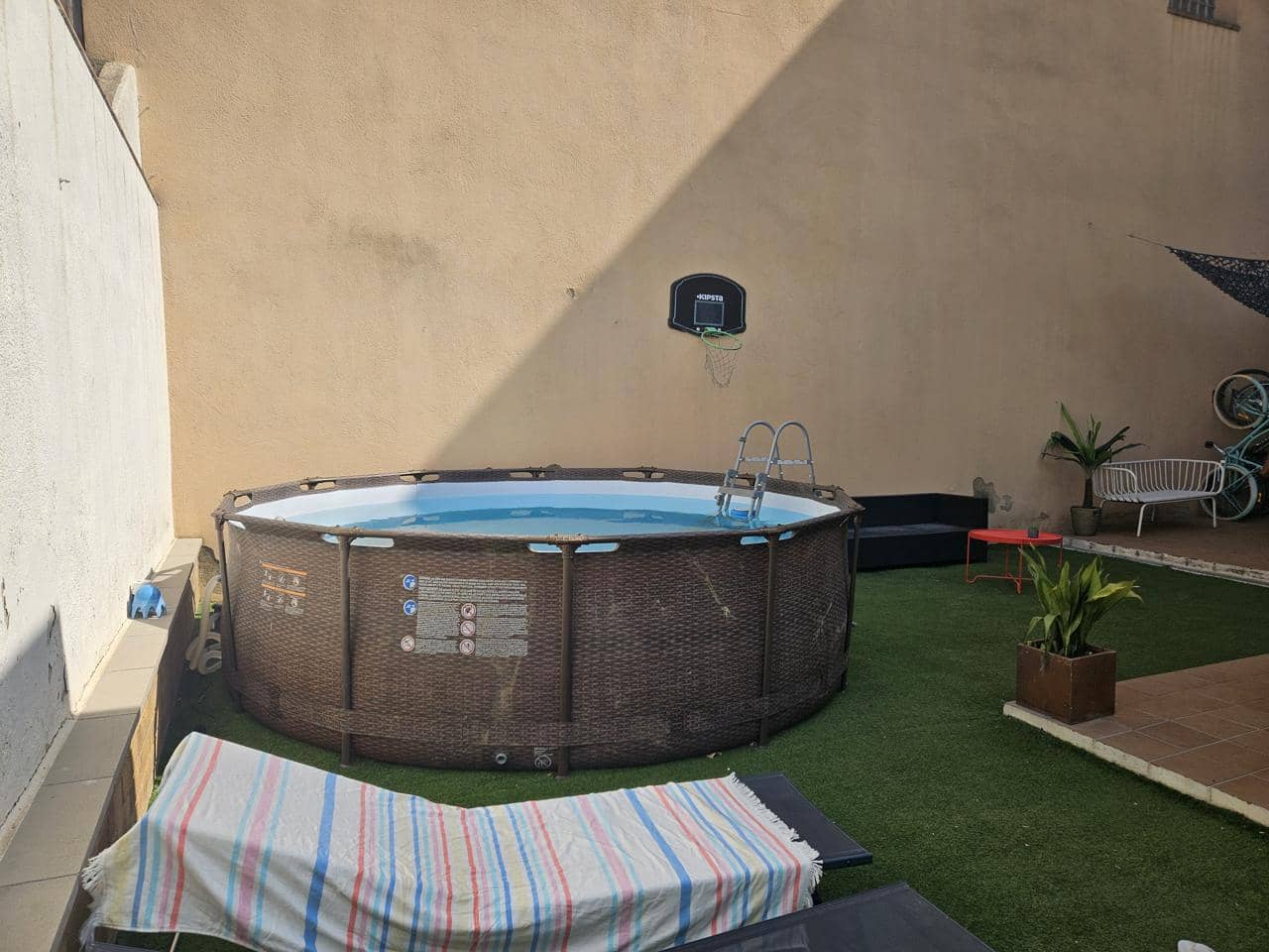 3 bedroom Flat for sale in Figueres - € 220,000 (Ref: 9705924)