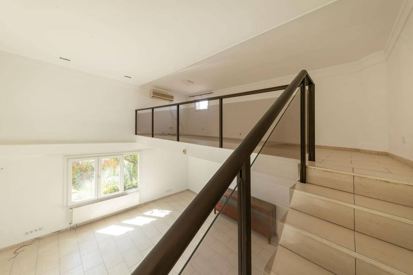 5 bedroom Villa for sale in Empuriabrava with pool - € 1,800,000 (Ref: 9723527)