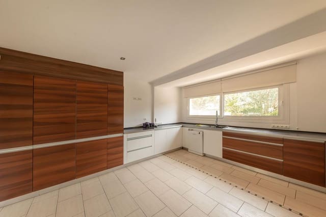 5 slaapkamer Villa te koop in Empuriabrava, Castelló d'Empúries met zwembad - € 1.800.000 (Ref: 9723527)