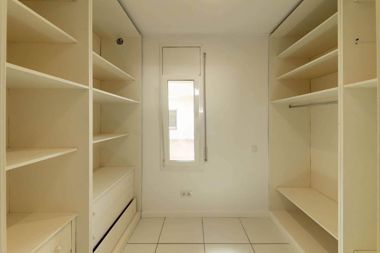 5 bedroom Villa for sale in Empuriabrava with pool - € 1,800,000 (Ref: 9723527)