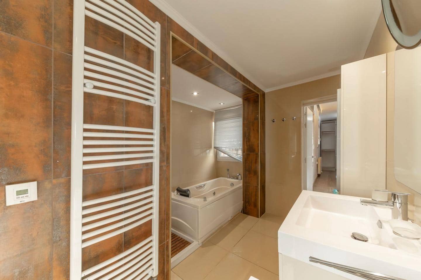 5 bedroom Villa for sale in Empuriabrava with pool - € 1,800,000 (Ref: 9723527)