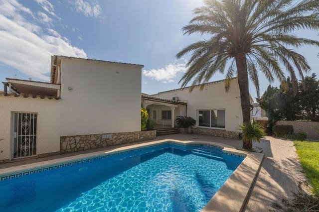 5 slaapkamer Villa te koop in Empuriabrava, Castelló d'Empúries met zwembad - € 1.800.000 (Ref: 9723527)
