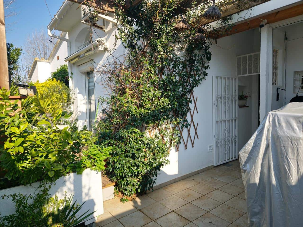 4 bedroom Villa for sale in Empuriabrava - € 259,000 (Ref: 9729515)