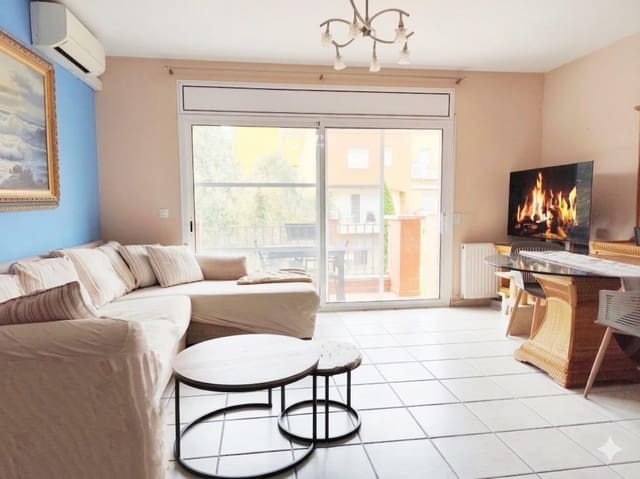 3 soveværelse Villa til salg i Empuriabrava, Castelló d'Empúries med swimmingpool garage - € 425.000 (Ref: 9743196)