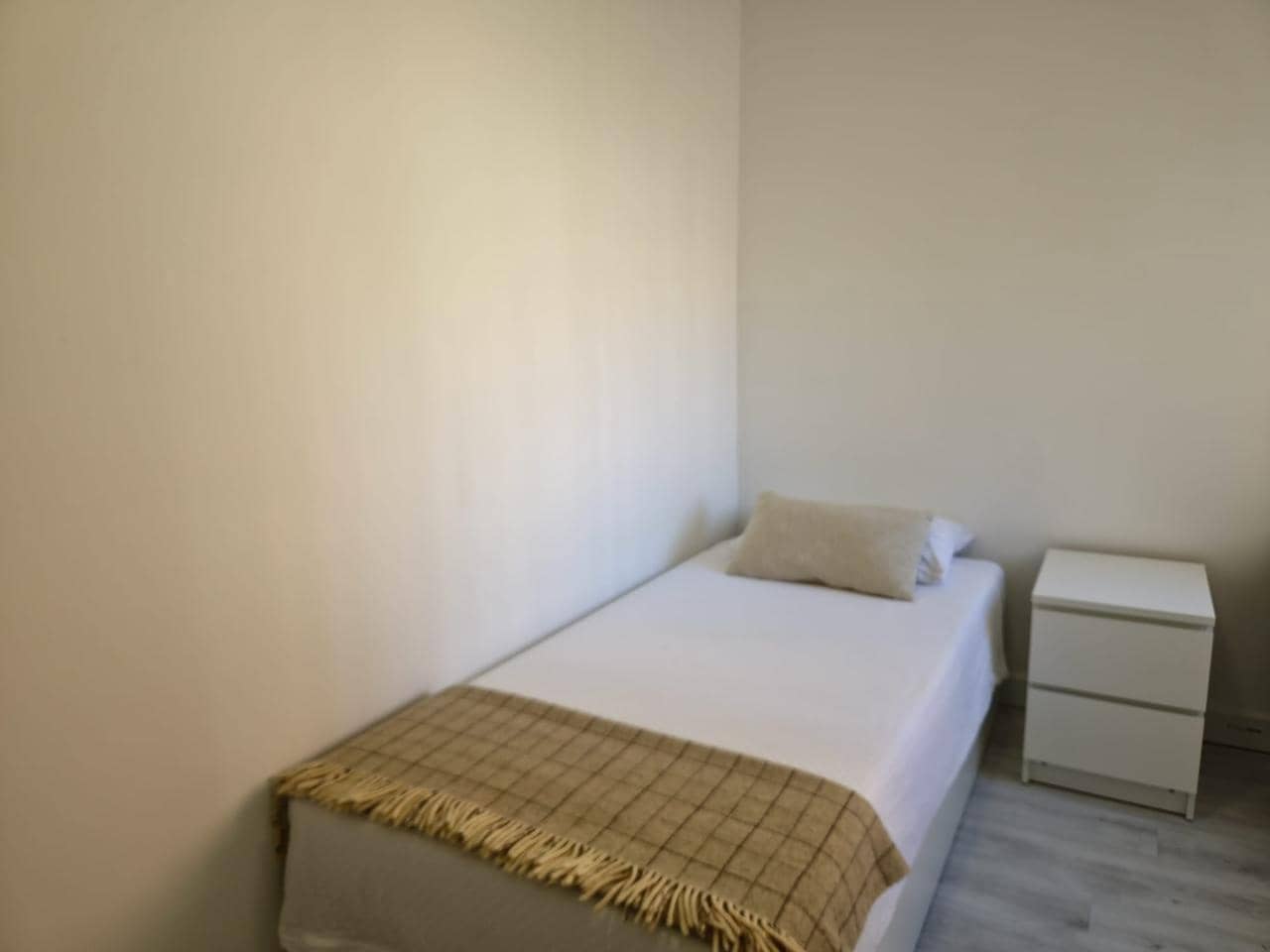 Piso de 2 habitaciones en Roses en venta - 199.000 € (Ref: 9800056)