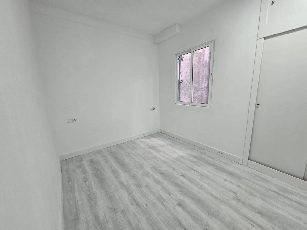 Piso de 2 habitaciones en Roses en venta - 199.000 € (Ref: 9800056)