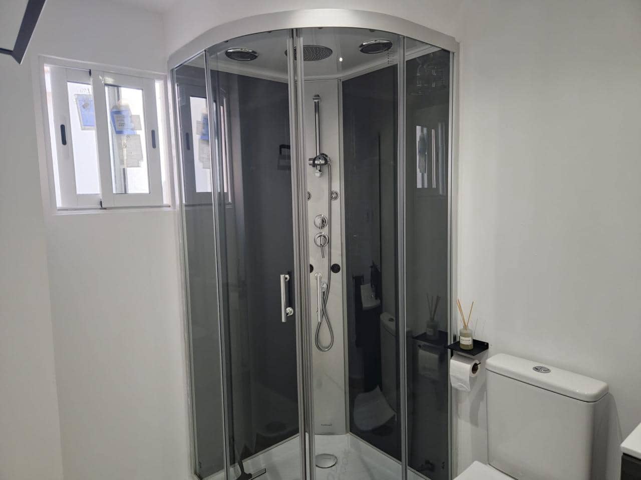 Piso de 2 habitaciones en Roses en venta - 199.000 € (Ref: 9800056)