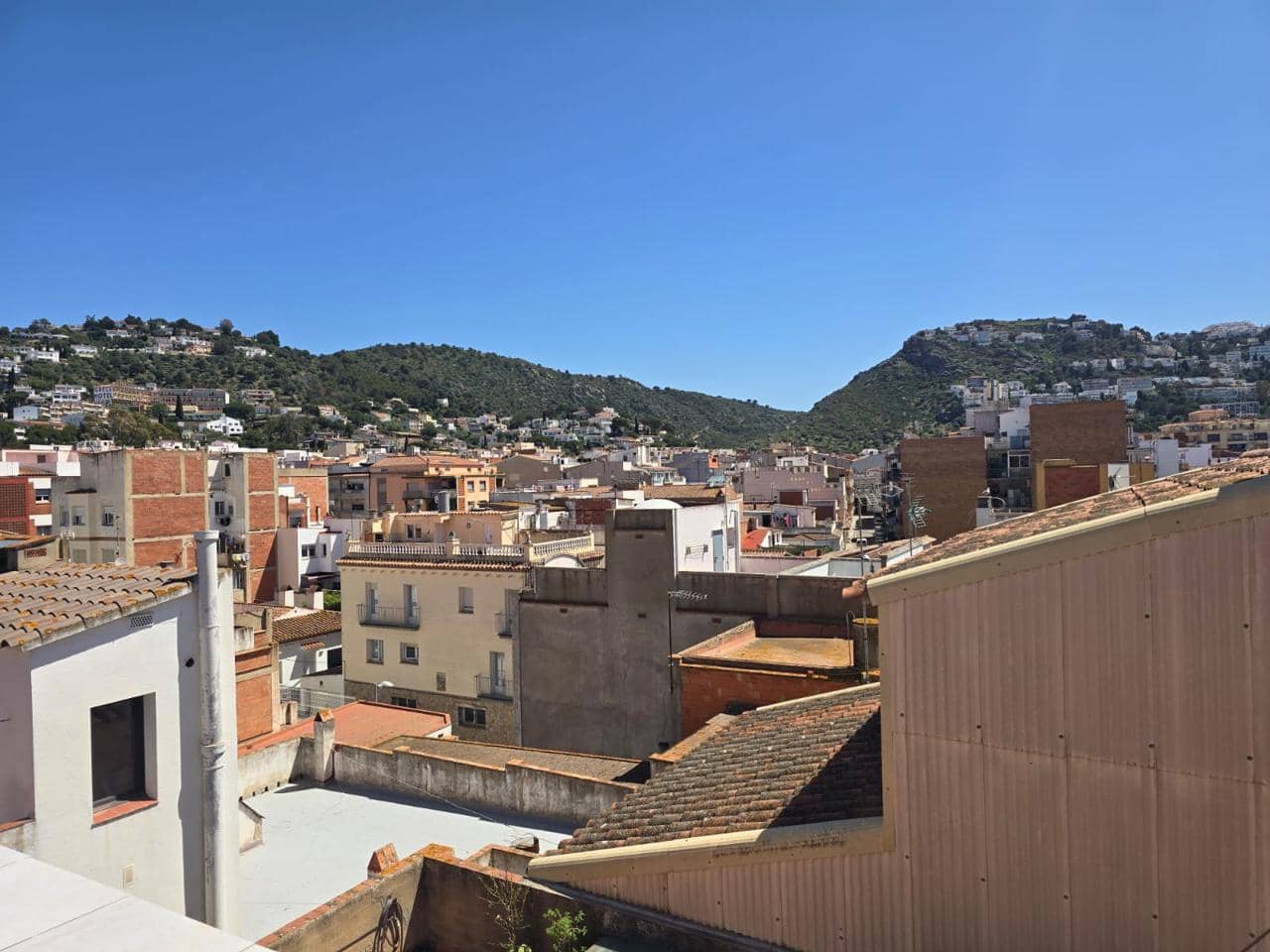 Piso de 2 habitaciones en Roses en venta - 199.000 € (Ref: 9800056)