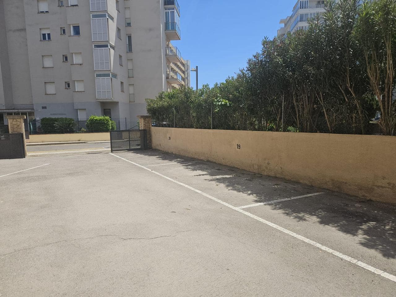2 bedroom Flat for sale in Roses - € 220,000 (Ref: 9833028)