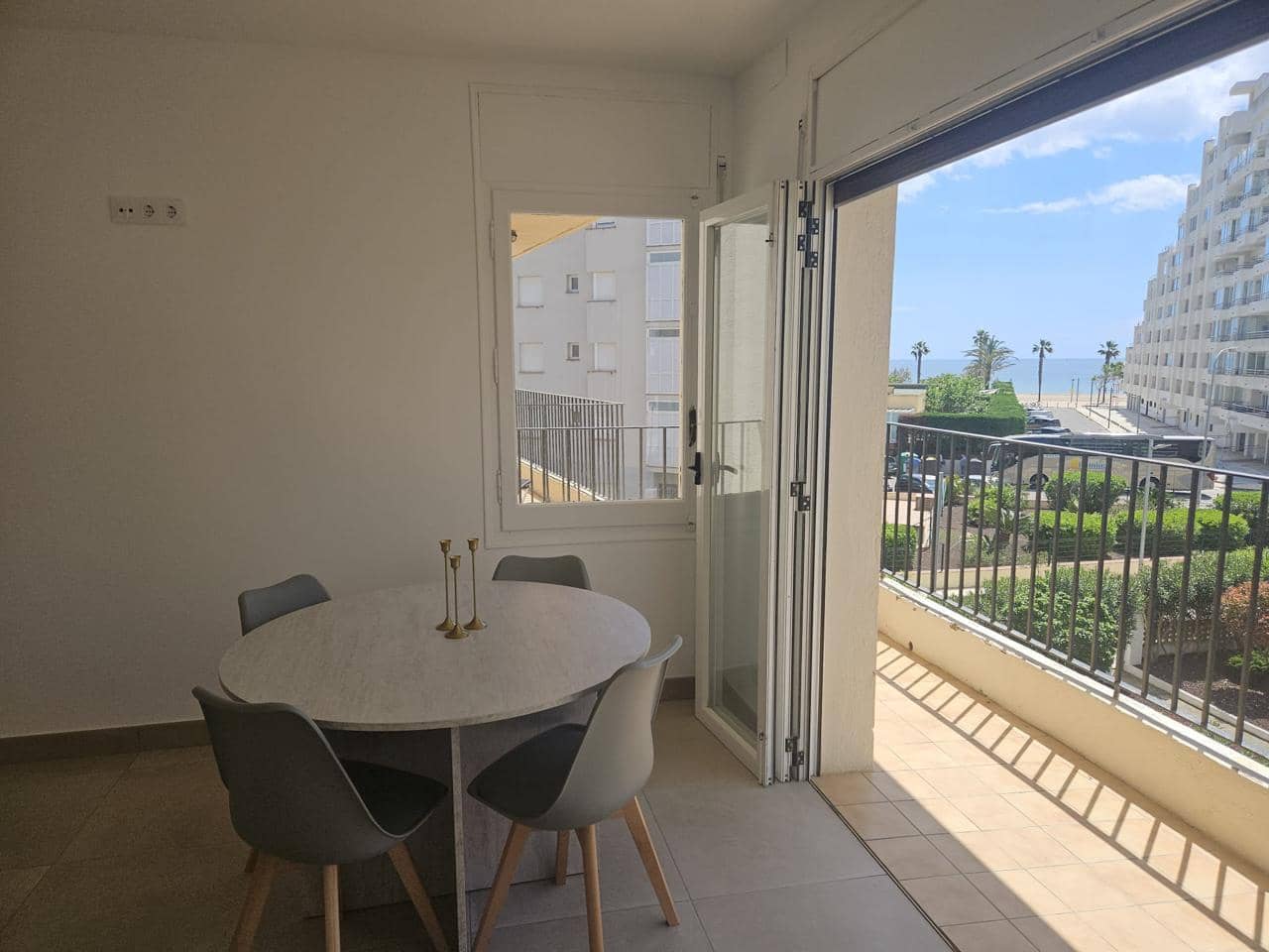 2 bedroom Flat for sale in Roses - € 220,000 (Ref: 9833028)