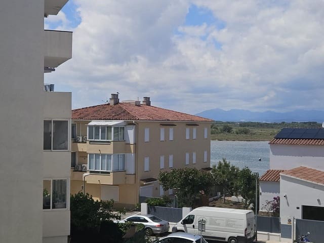 2 bedroom Flat for sale in Santa Margarida, Roses - € 220,000 (Ref: 9833028)