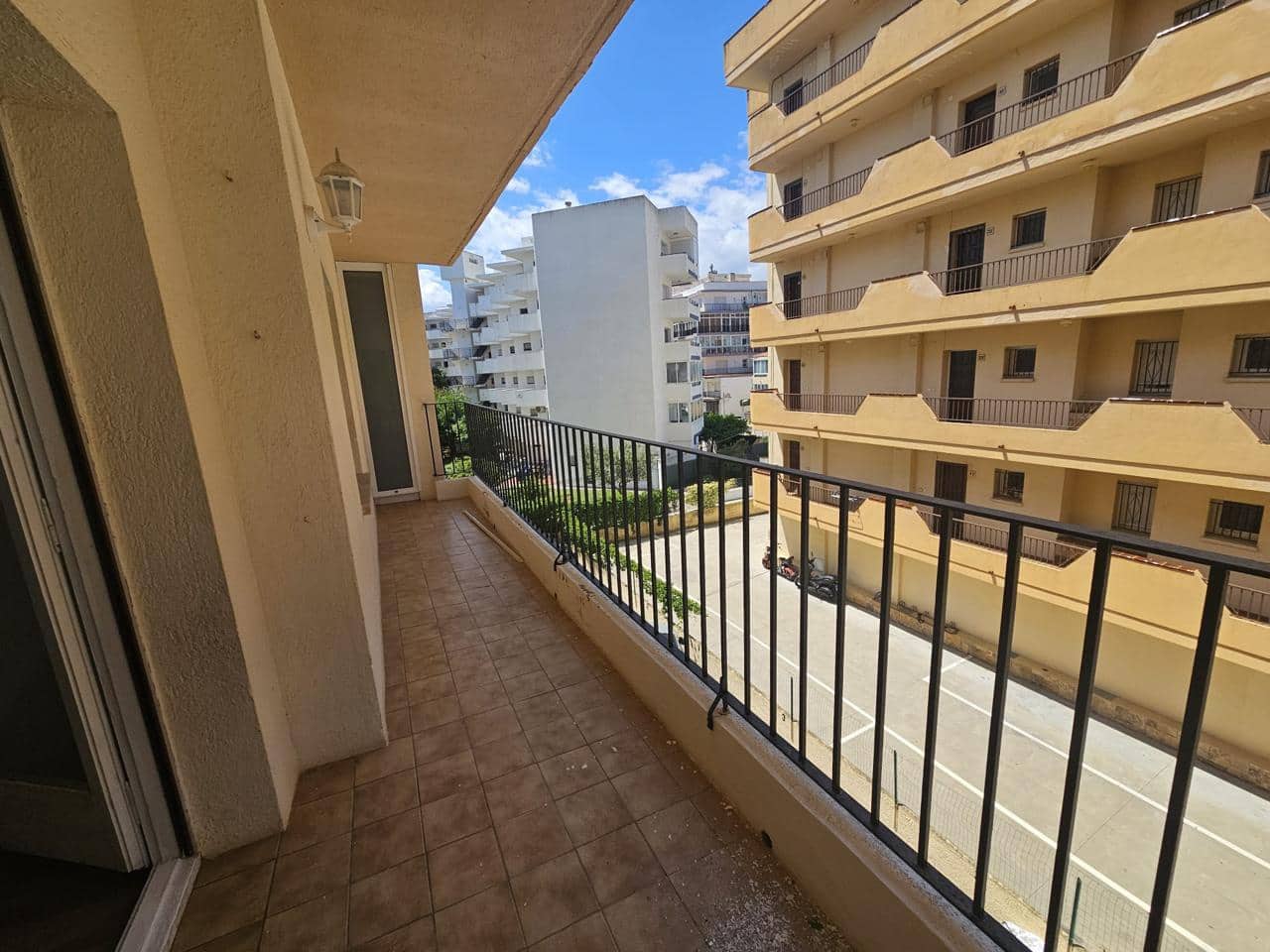 2 bedroom Flat for sale in Roses - € 220,000 (Ref: 9833028)
