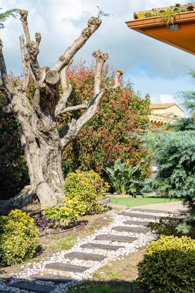 5 bedroom Villa for sale in Peralada with pool garage - € 1,800,000 (Ref: 9850588)