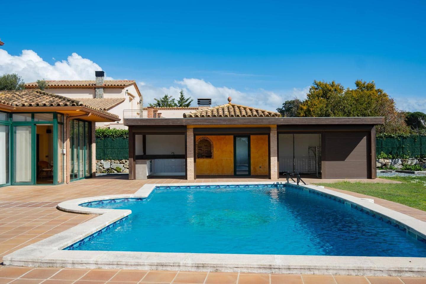 5 bedroom Villa for sale in Peralada with pool garage - € 1,800,000 (Ref: 9850588)