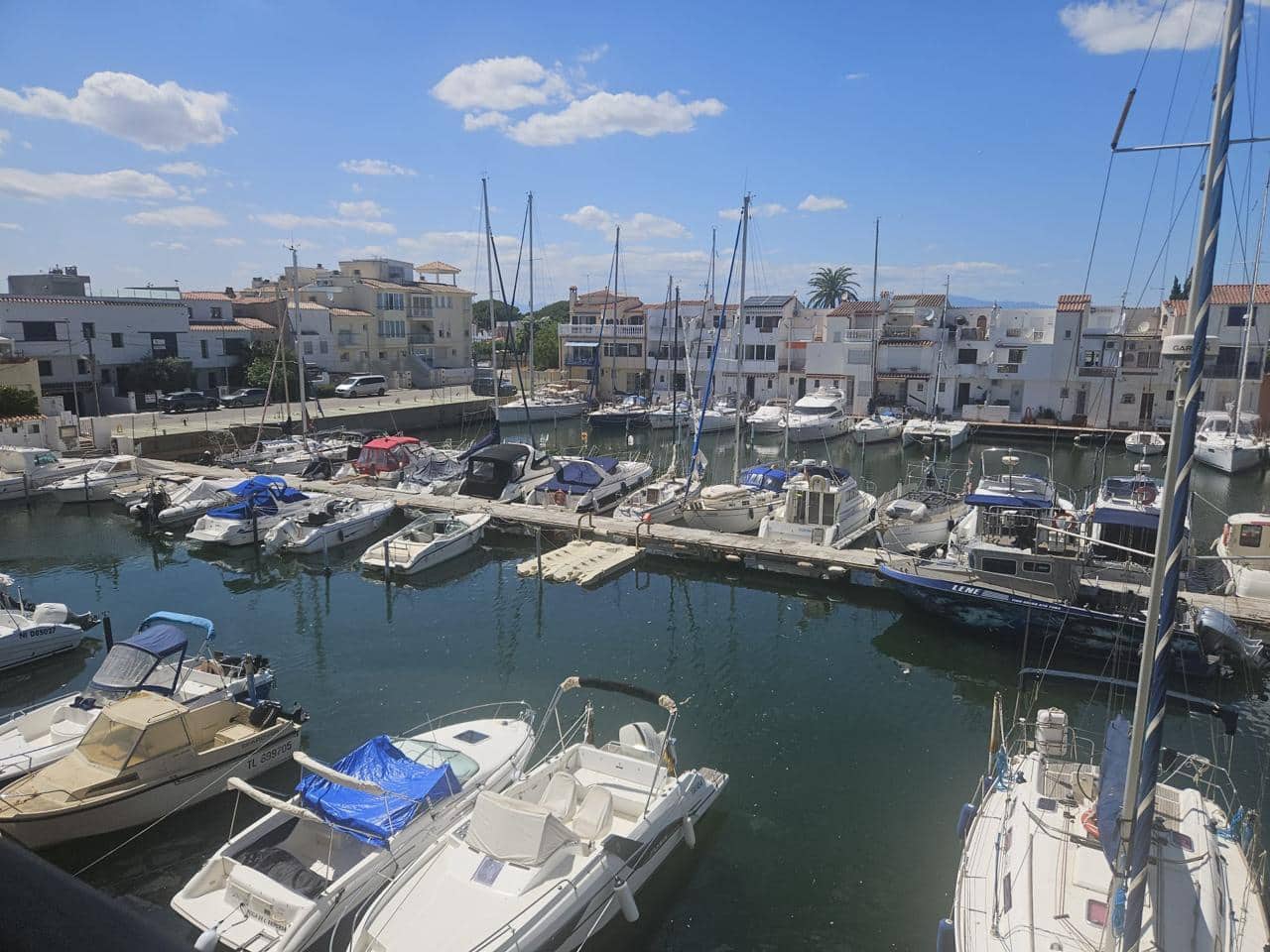 2 makuuhuone Asunto myytävänä paikassa Empuriabrava - 280 000 € (Ref: 9879740)