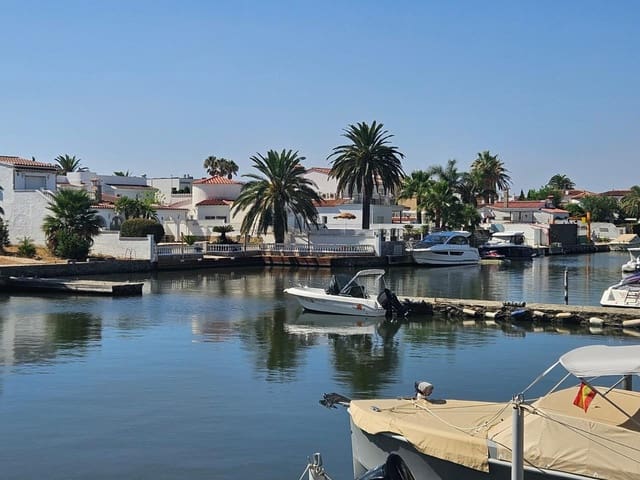3 soverom Villa til salgs i Empuriabrava, Castelló d'Empúries med garasje - € 520 000 (Ref: 9986201)