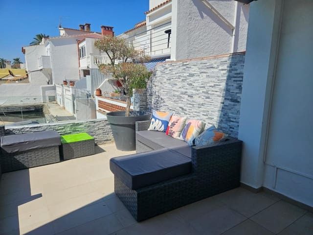 3 soverom Villa til salgs i Empuriabrava, Castelló d'Empúries med garasje - € 520 000 (Ref: 9986201)