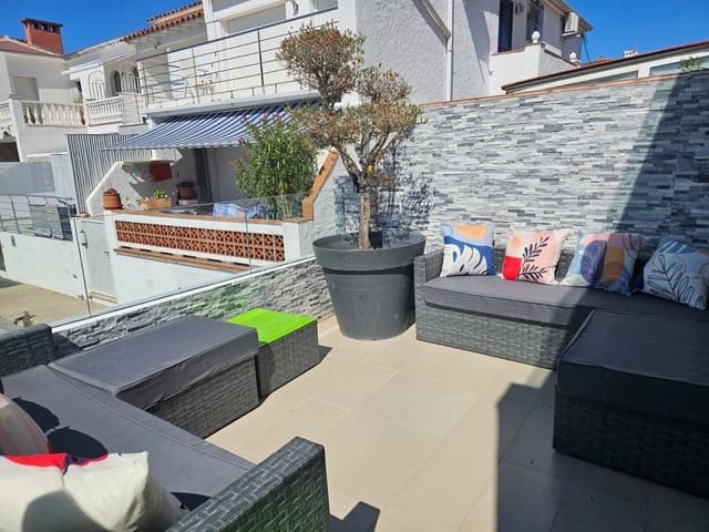 3 soverom Villa til salgs i Empuriabrava, Castelló d'Empúries med garasje - € 520 000 (Ref: 9986201)