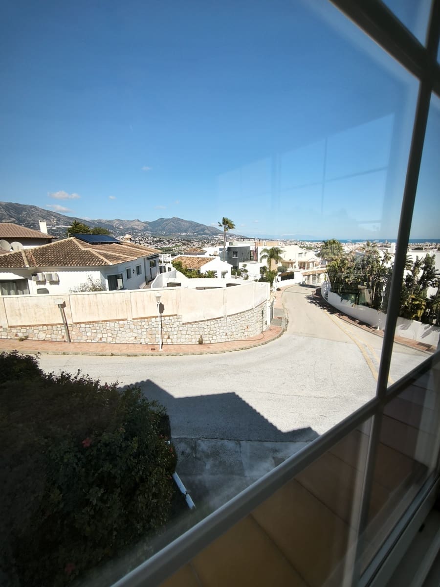 5 bedroom Villa for sale in Cerro del Aguila with pool garage - € 895,000 (Ref: 9687409)