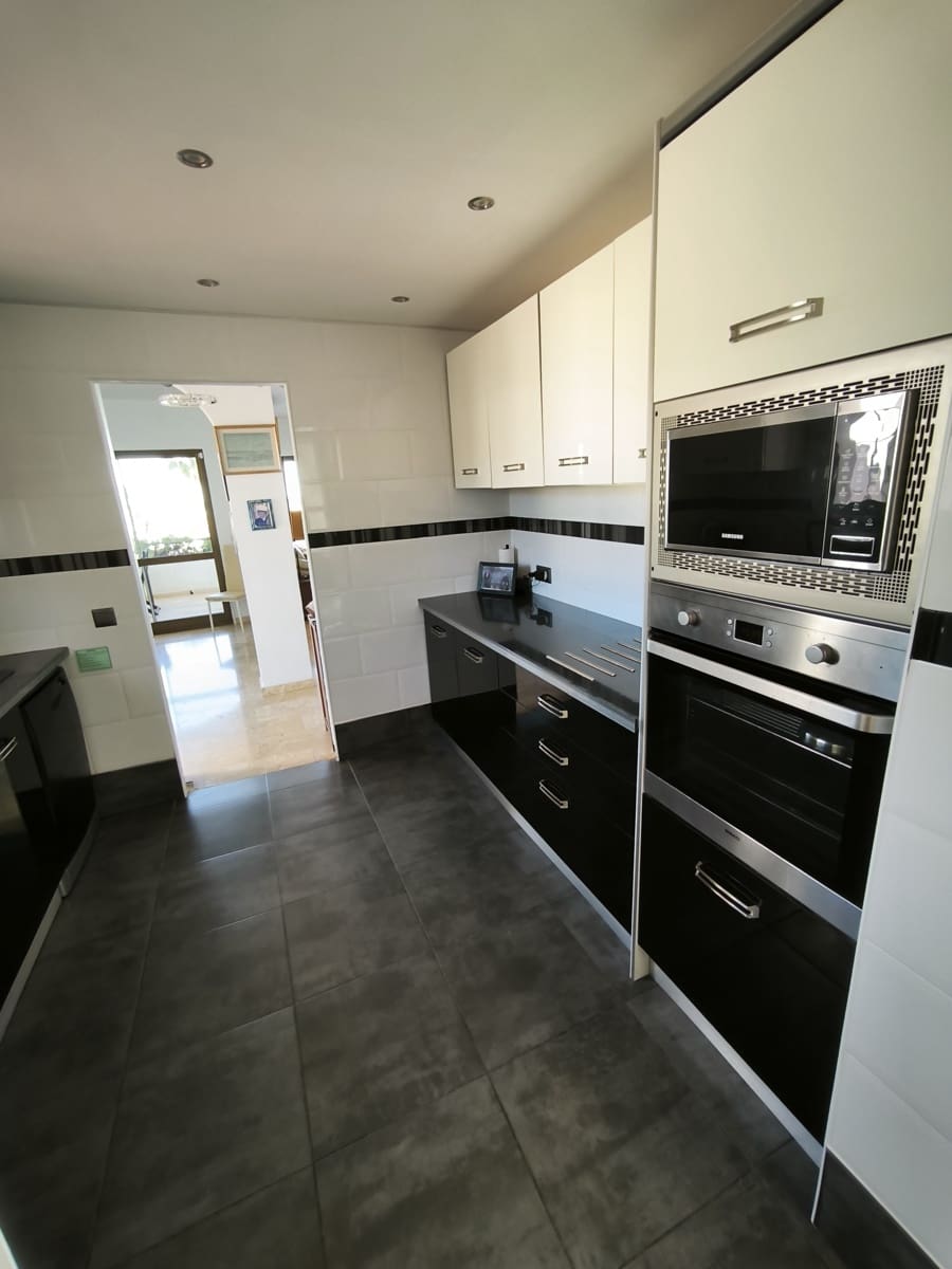 5 bedroom Villa for sale in Cerro del Aguila with pool garage - € 895,000 (Ref: 9687409)