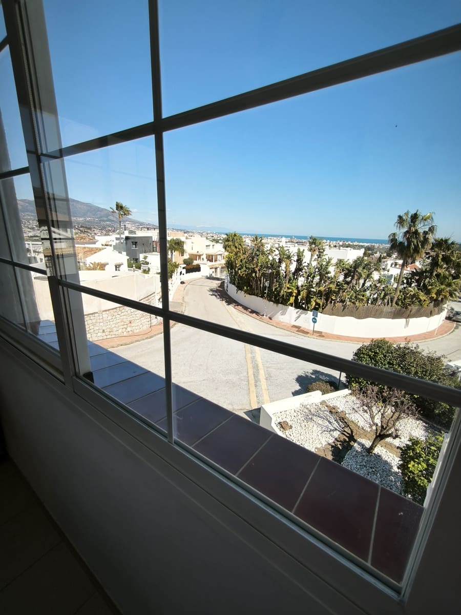 5 bedroom Villa for sale in Cerro del Aguila with pool garage - € 895,000 (Ref: 9687409)