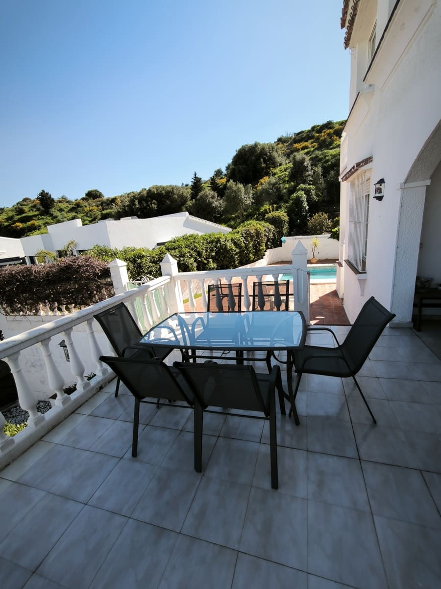 5 bedroom Villa for sale in Cerro del Aguila with pool garage - € 895,000 (Ref: 9687409)