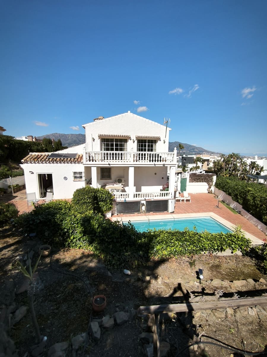 5 bedroom Villa for sale in Cerro del Aguila with pool garage - € 895,000 (Ref: 9687409)