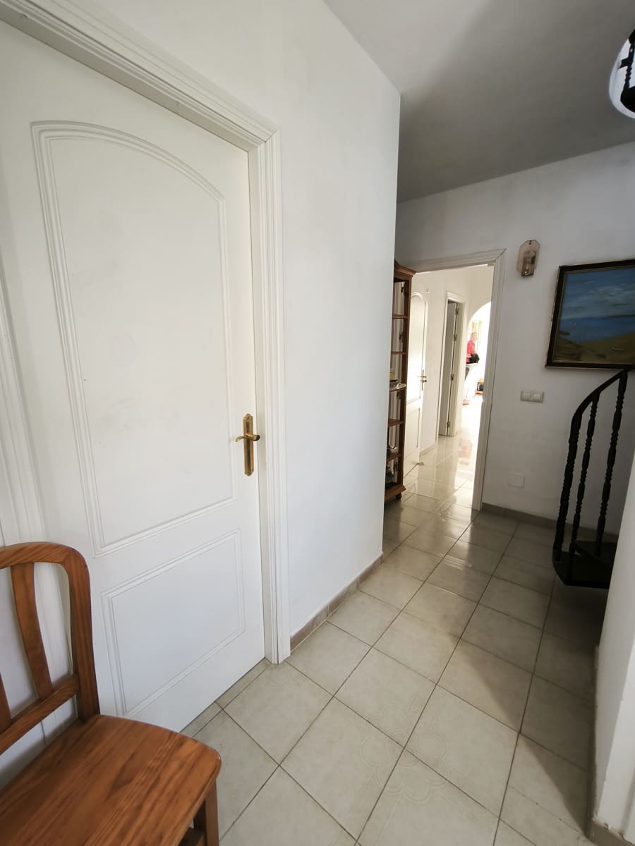 5 bedroom Villa for sale in Cerro del Aguila with pool garage - € 895,000 (Ref: 9687409)